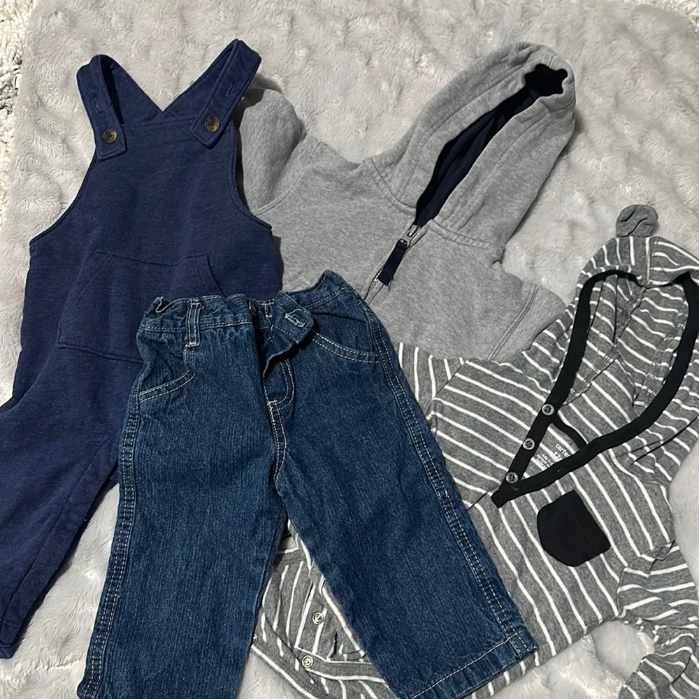 Baby boy outfit bundle sz 12M